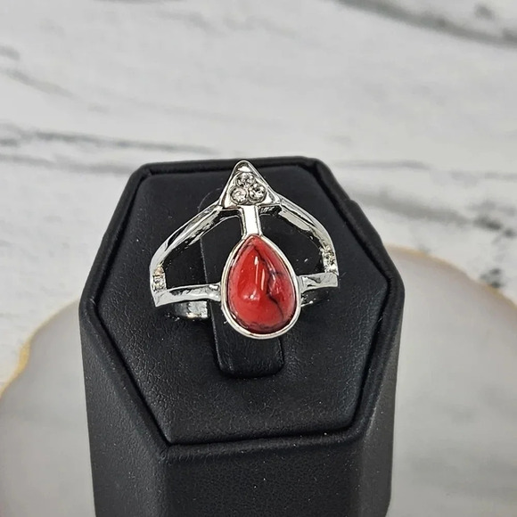 Red Teardrop Adjustable Fashion Ring A32 - Picture 1 of 7
